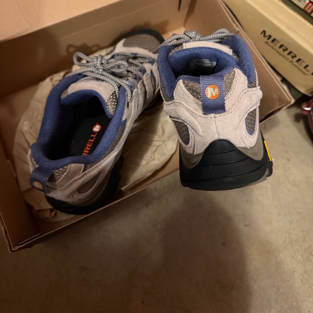 NEW Merrell Moab 2 Vent Trail Shoes - Gray and Blue